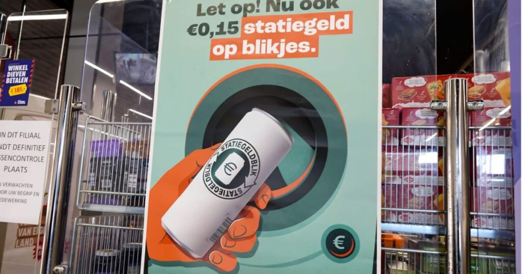 Statiegeld: A dutch vending machine to recycle plastic and glass bottles.